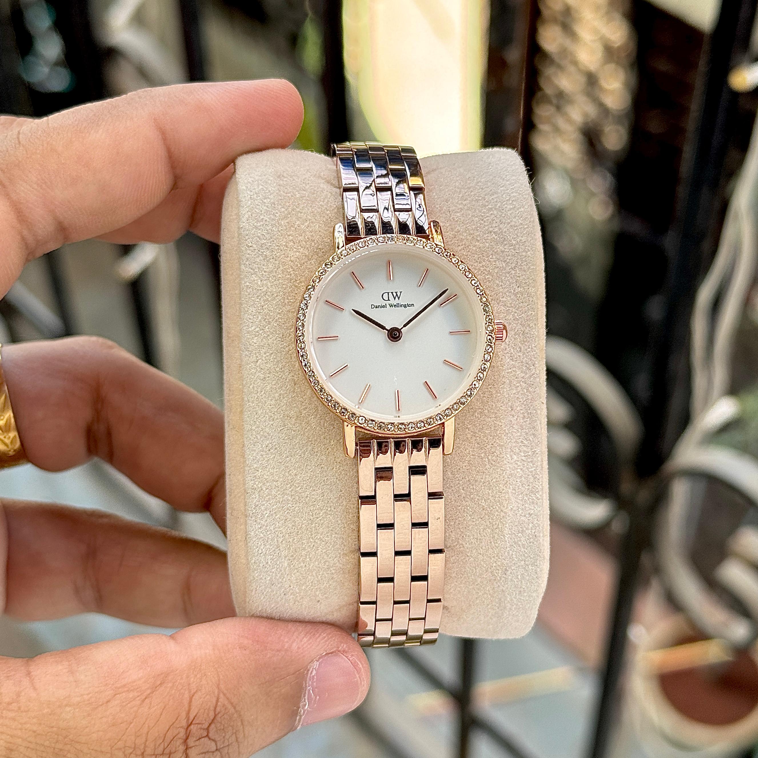 Daniel Women's Watch - joshifashion.com