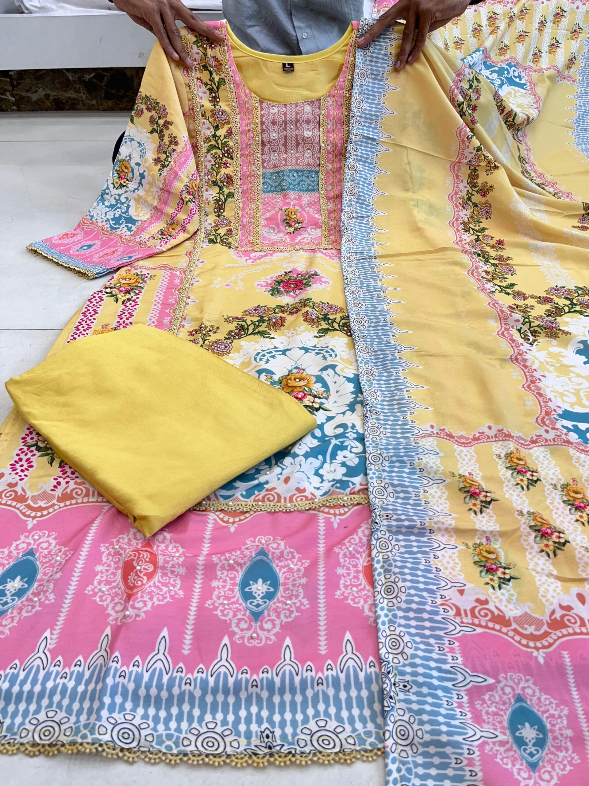 Pakistani Flowers Bloom Suit Set - Image 3
